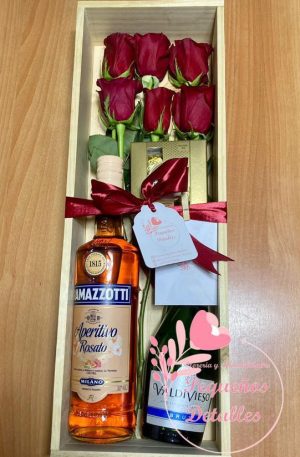 Pequebox Rosas, bombones ferrero, espumante y ramazzotti