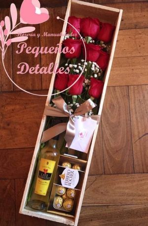 Pequebox Rosas,vino y bombones