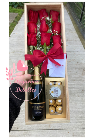 PequeBox rosas,espumante y bombones