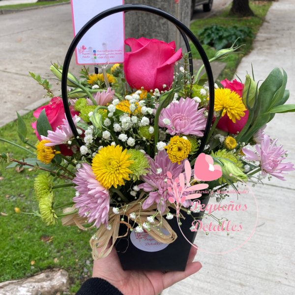 Cartera floral mediana